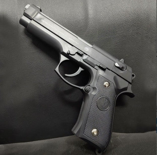 M92 Beretta Airsoft Toy Gun – Realistic & Durable